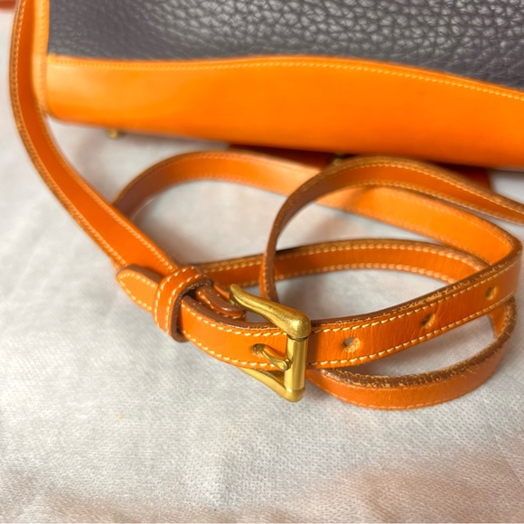 Dooney & Bourke Black and Tan Leather Crossbody Shoulder Bag, great condition - Picture 8 of 17